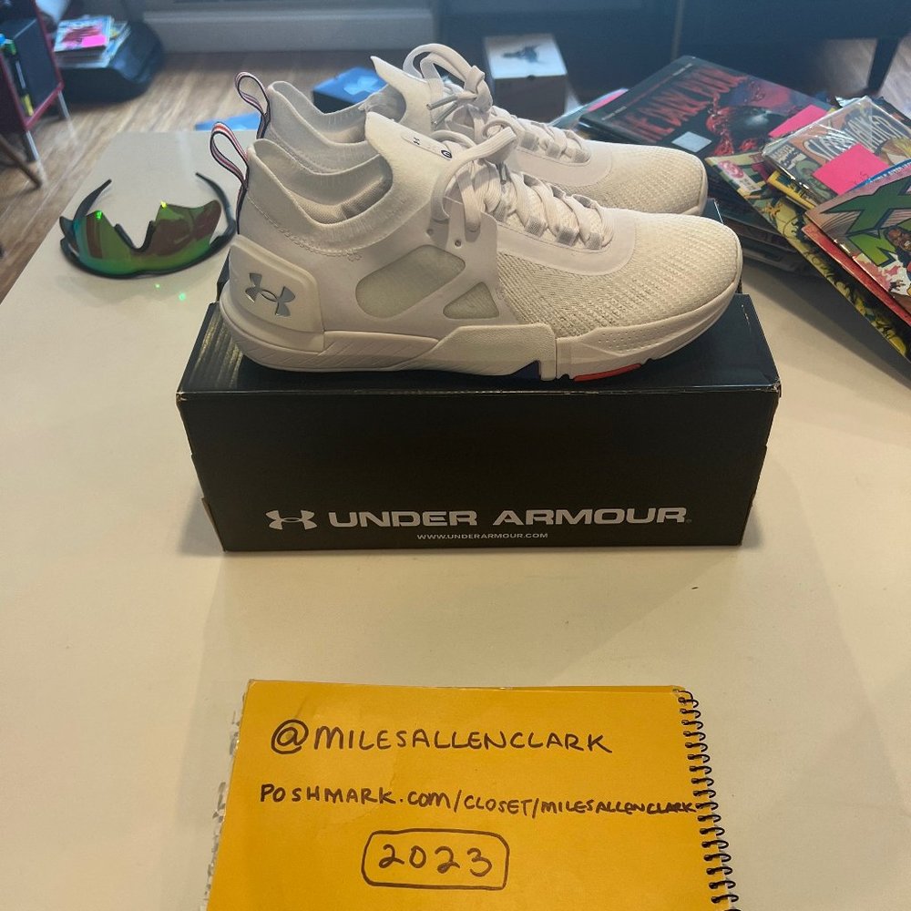 Under Armour Tribase Reign 4 Pro WIT Sz 7.5, 8M US